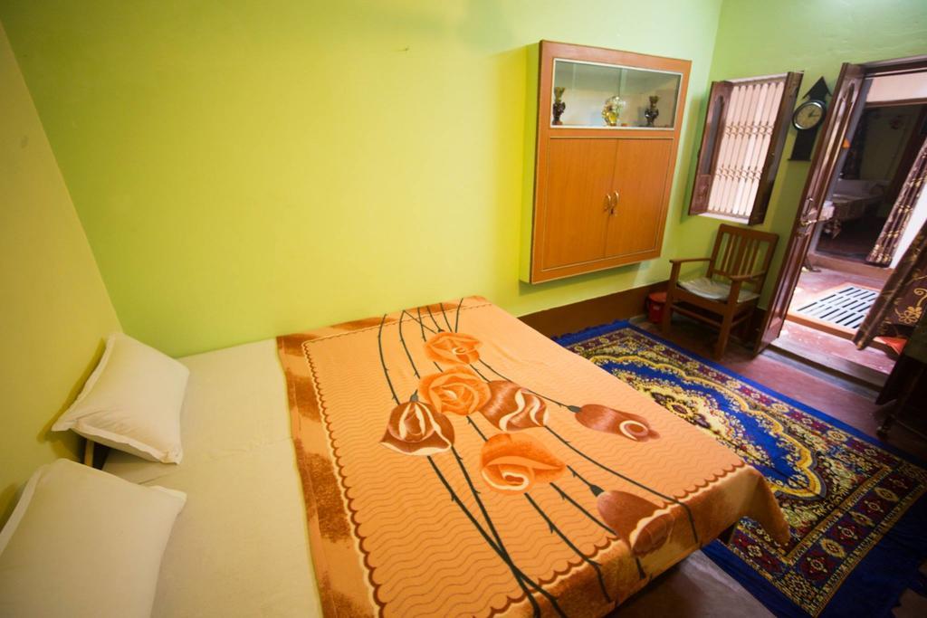Paradise Inn Guest House Váránasí Pokoj fotografie